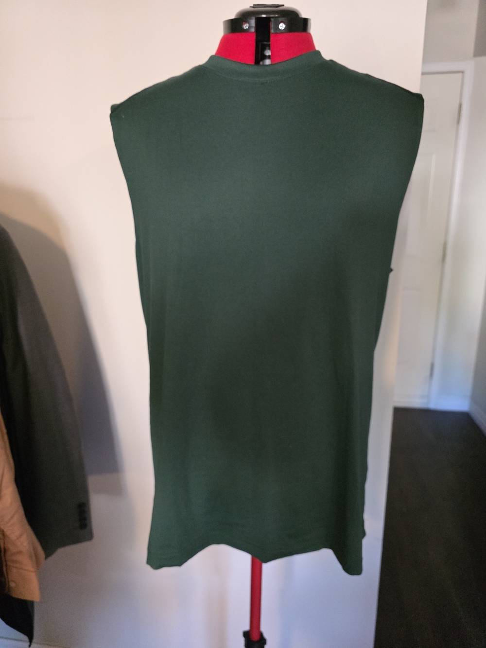 Colosseum Men's Sleeveless Tank Top in Dark Green